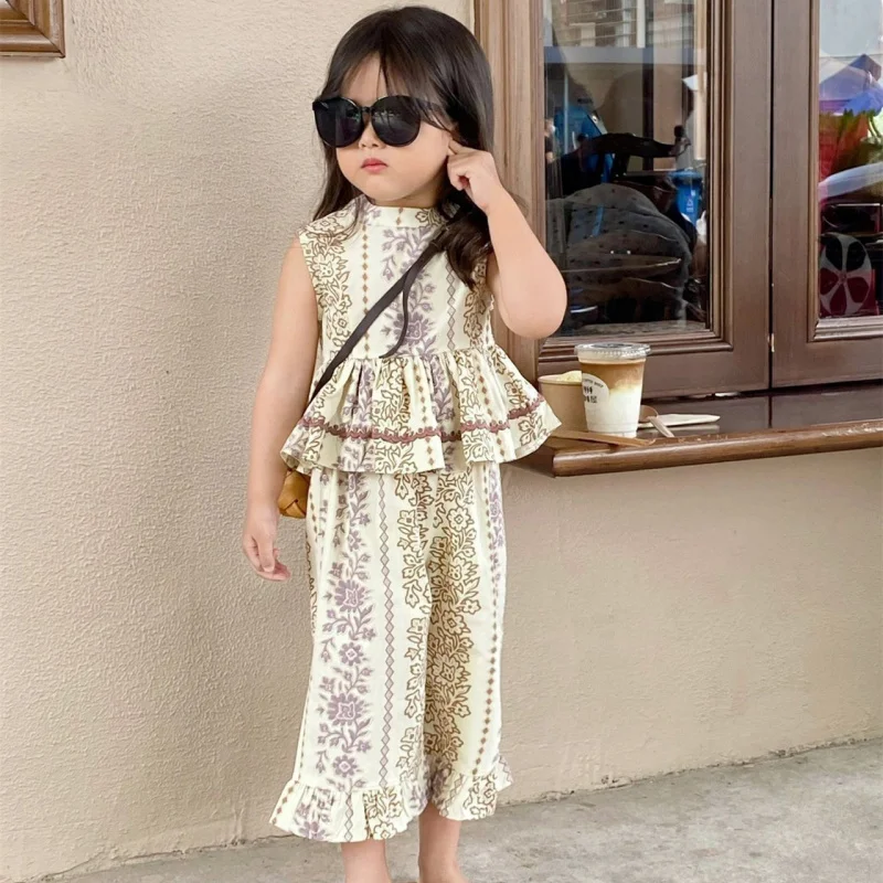 

Spring and Summer Girls' Floral Sleeveless Shirt Cropped Pants Set Baby Girls' Western Style Fashion Suit