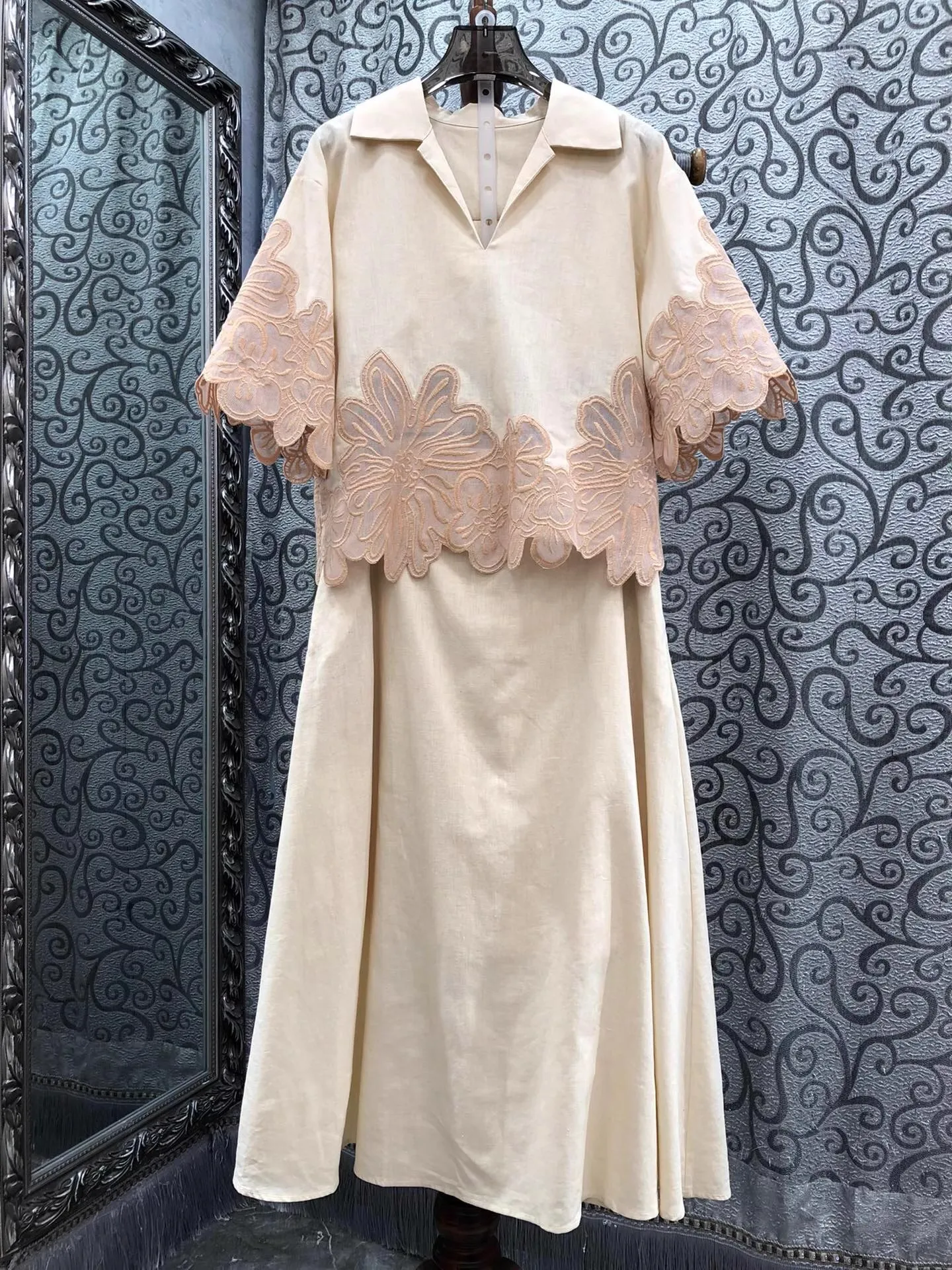 

Top Quality Women's Set Clothes 2025 Summer Lady Hollow Out Lace Embroidery Cotton Linen Tops Blouse+Mid-Calf A-Line Skirt Sets