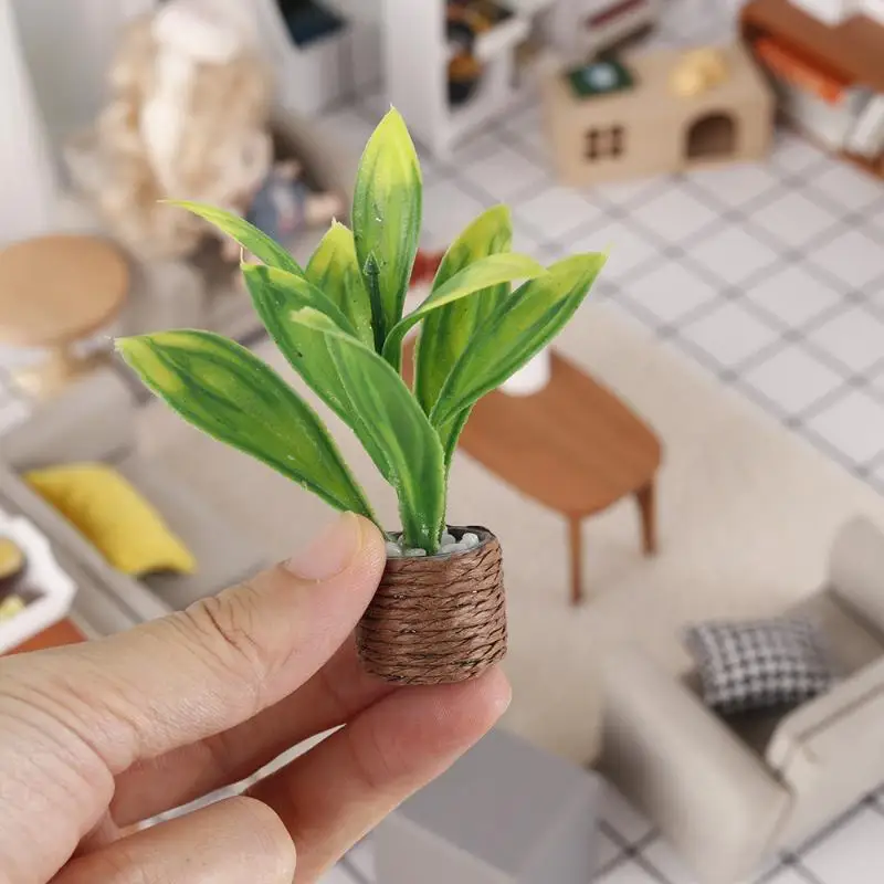 1Pcs Mini Artificial Potted Plant Dollhouse Greenery Ornament Woven Pot Fake Plant For 1:12 Scale Doll House Home Scene Decor