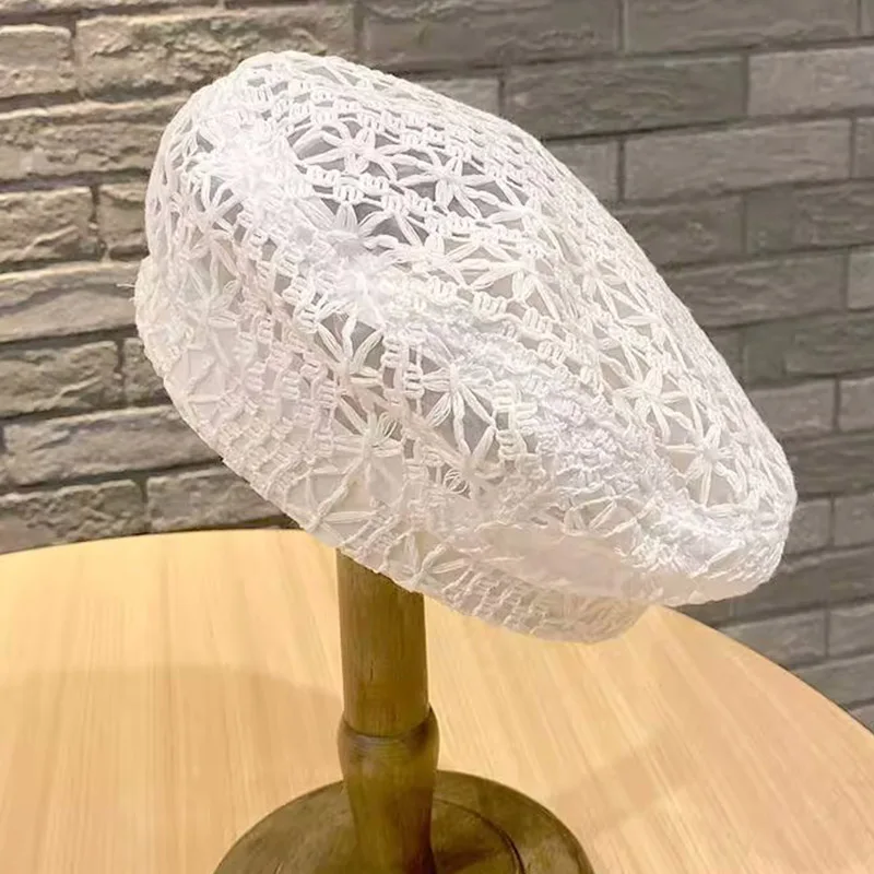 Wielokolorowy letni szydełkowy beret dla kobiet Slouchy Oddychający koronkowy beret z wycięciem Kwiatowa czapka z daszkiem Bawełniana czapka zakrywająca głowę