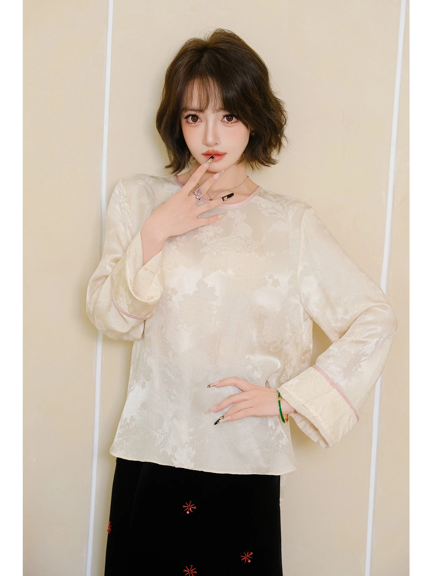 

Женская атласная блузка MIUCO в китайском стиле с круглым вырезом, свободного кроя, с длинными рукавами, с цветочной вышивкой, дышащая, комфортная, весна-лето