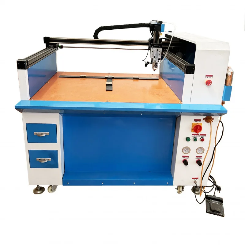 

Automatic gluing machine Precision automatic Automatic Gluing machine Three-axis