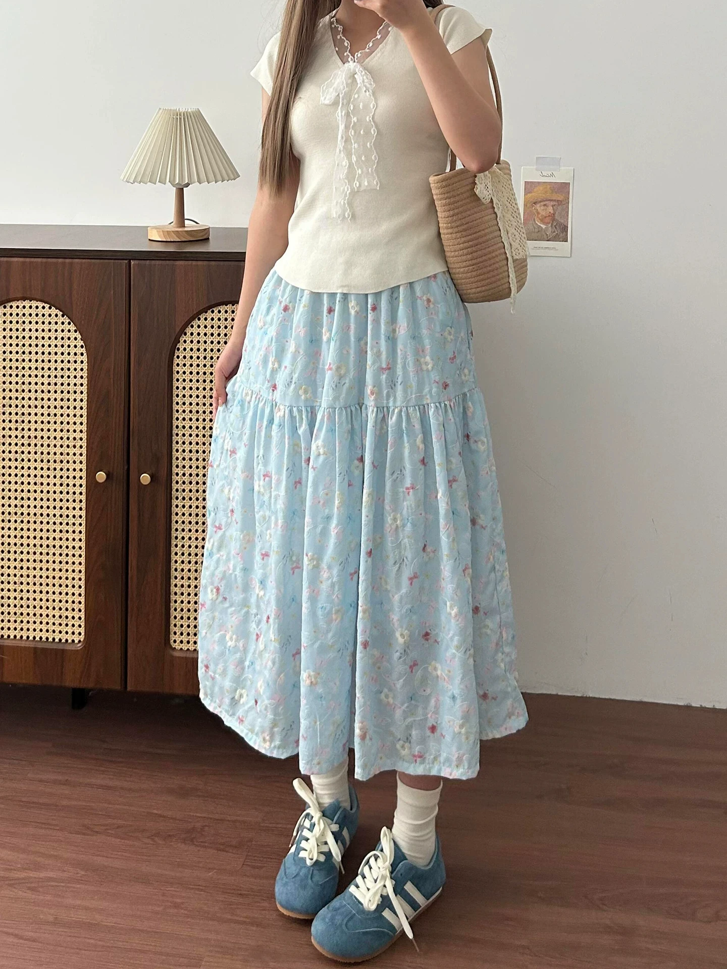 Blue Large Size Embroidered Floral Half Skirt Women's Autumn Design Sensation Soft Cake Skirt 300 Pounds High Waist A-Line Skirt