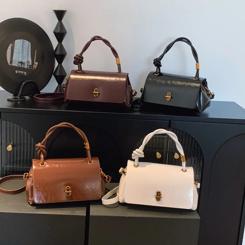 

Chic Elegant Shoulder Bag 2025 New for Women, Luxury Soft Leather Crossbody, Fashionable Casual Tote for All Occasions