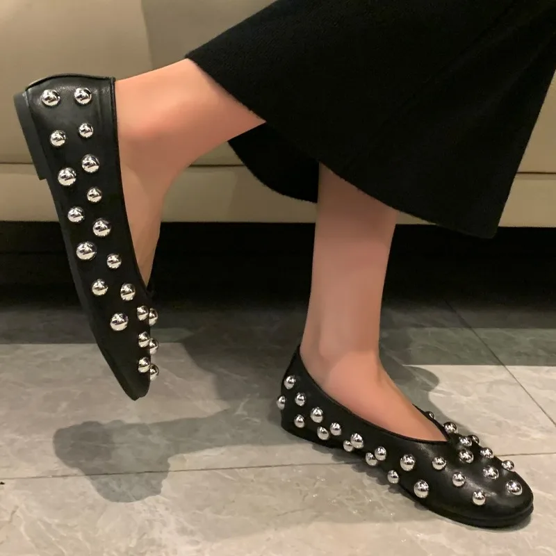 Designer Retro Black Rivet Ladies Ballet Flats Soft Leather Round Toe Shallow Female Autumn Footwear 2025 Plus Size Women Shoes