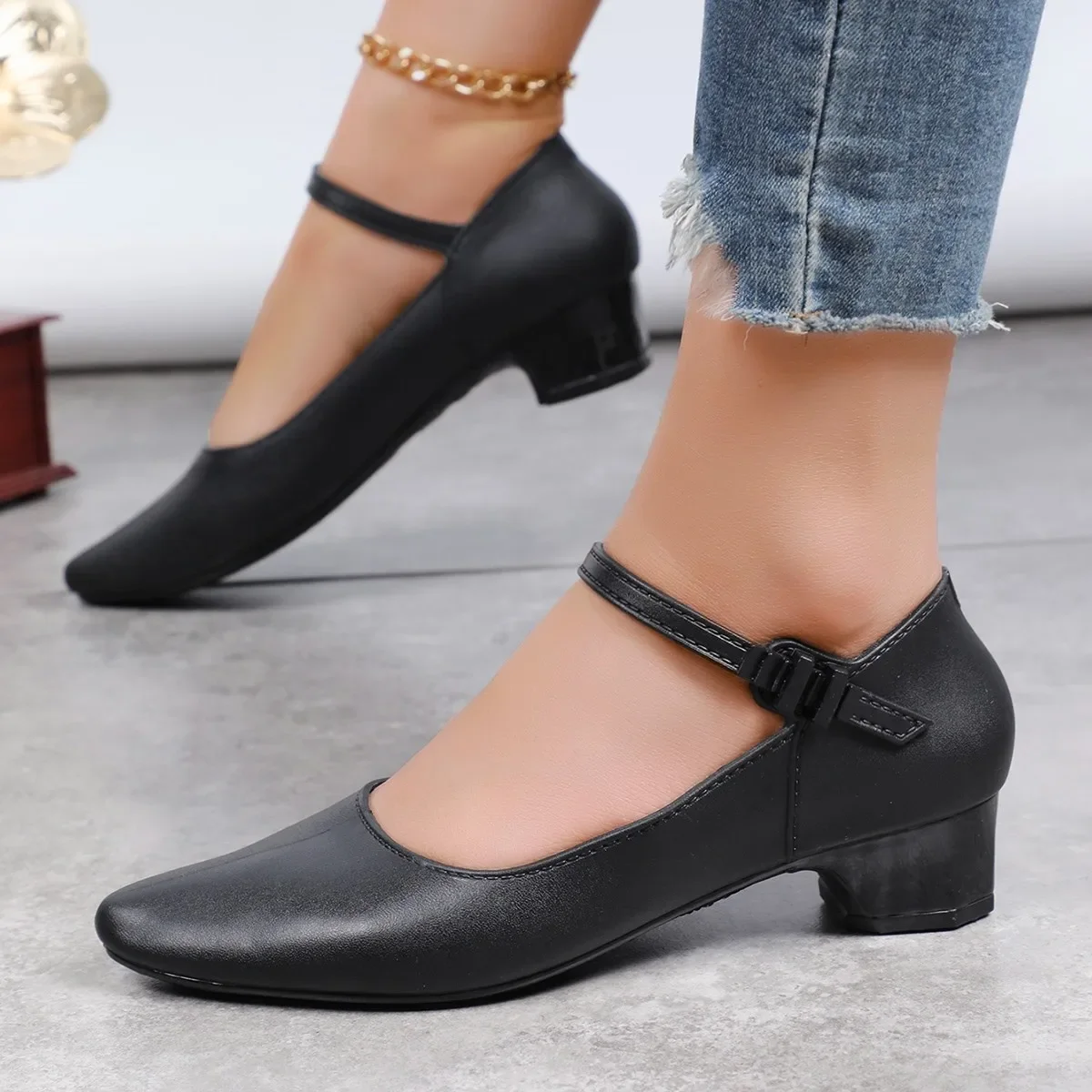 Apontou Toe Shallow Chunky Heel Shoes para mulheres, cinta no tornozelo, vestido único, bombas de senhoras do escritório, primavera, novo