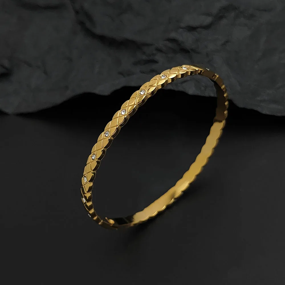 

Charming snake pattern star zircon gold-plated stainless steel women's bracelet, waterproof and rust-free, worn by couples