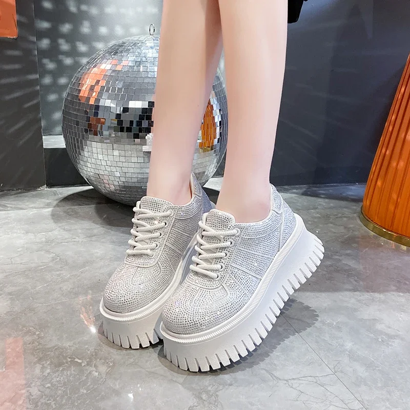 

Женская дизайнерская обувь с блестящими водными бриллиантами Женская спортивная обувь Дышащая вулканизированная роскошная обувь Повседневная обувь Zapatos Mujer