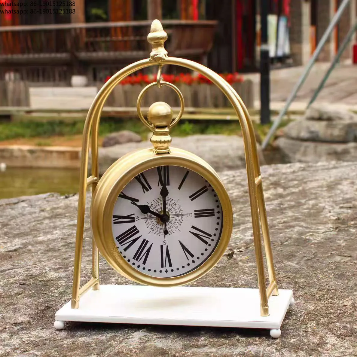 European retro light luxury  living room home clock placement, desktop silent desktop clock ornament, American seat clock