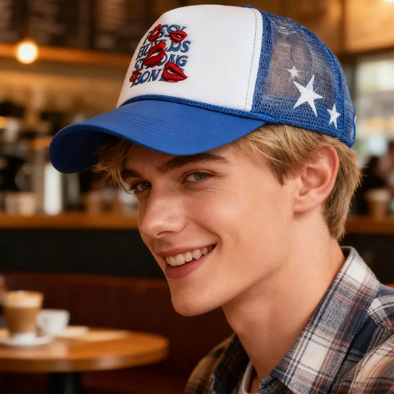 Fashionable versatile baseball cap with a lip pattern, sun protection, and mesh design
