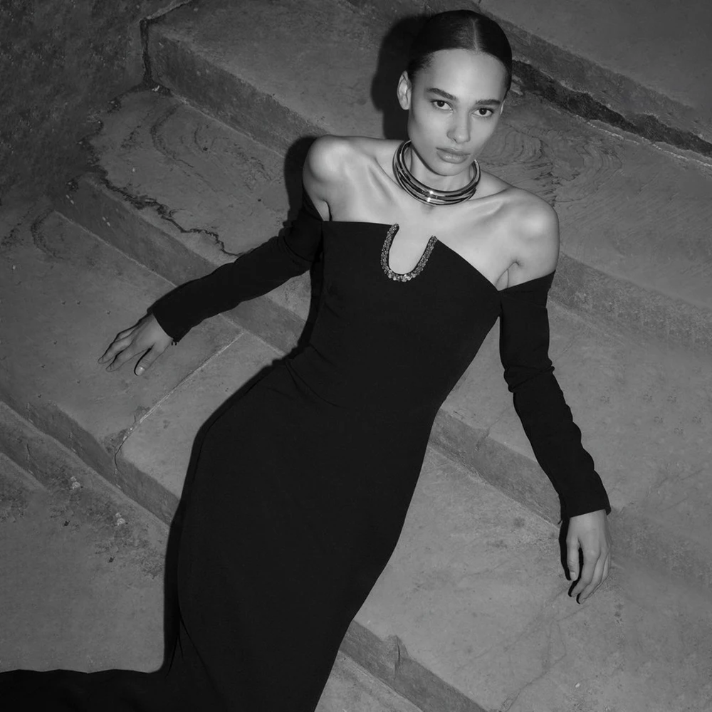 

Cool Black Color Sexy U Shape Shining Diamands Slash Neck Bodycon Long Evening Dress Graceful Woman Fashion Show Party Dress