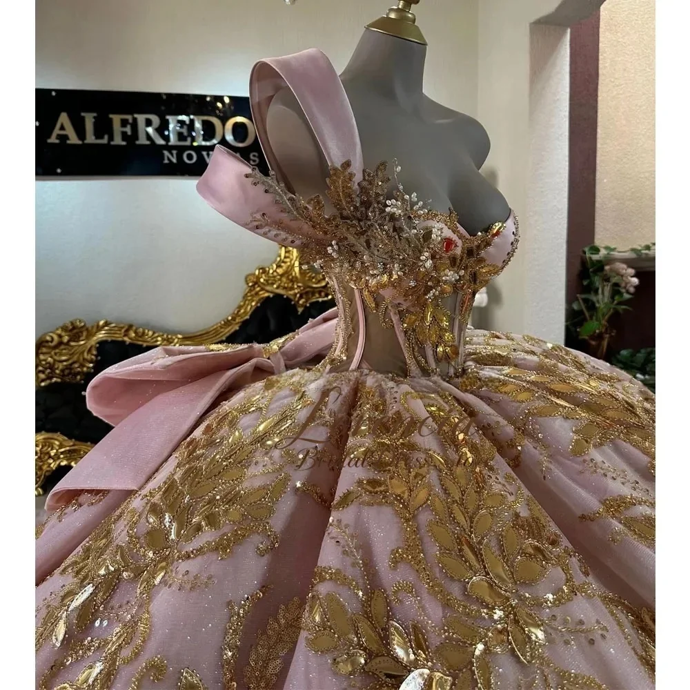 Customized Elegant Quinceanera Dress Golden Lace Applique Beaded Mexico Pearls Sweet dress vestidos de 15 quinceañeras