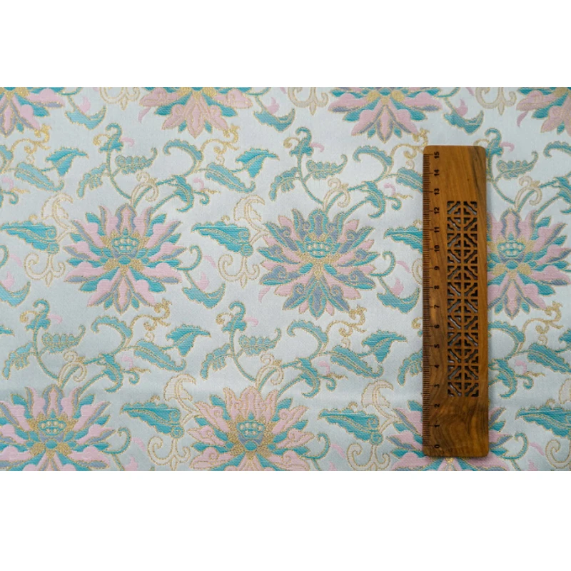 

Ткань лотоса Золотая шелковая жаккардовая атласная ткань для платья, парчового жилета и чонсам