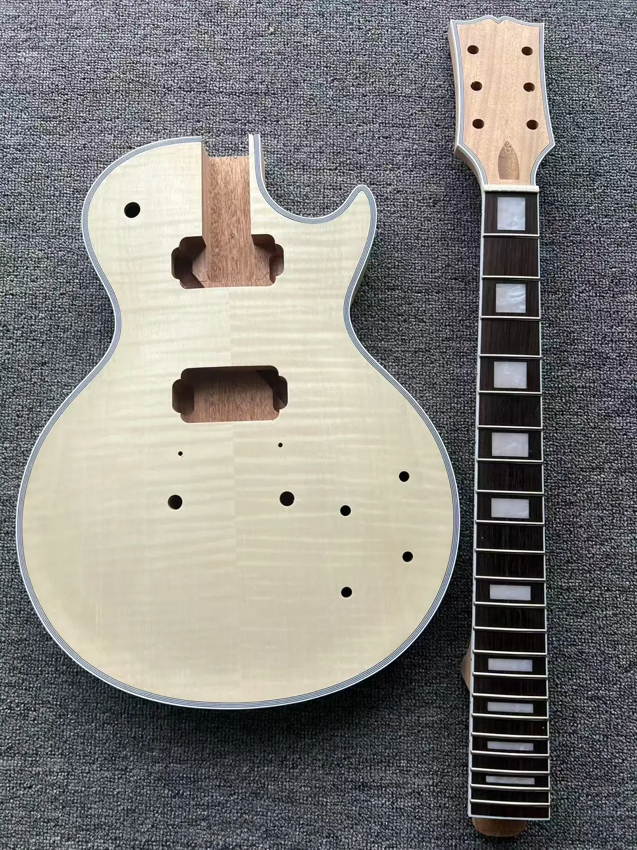 22 Frets Lp Flame M…