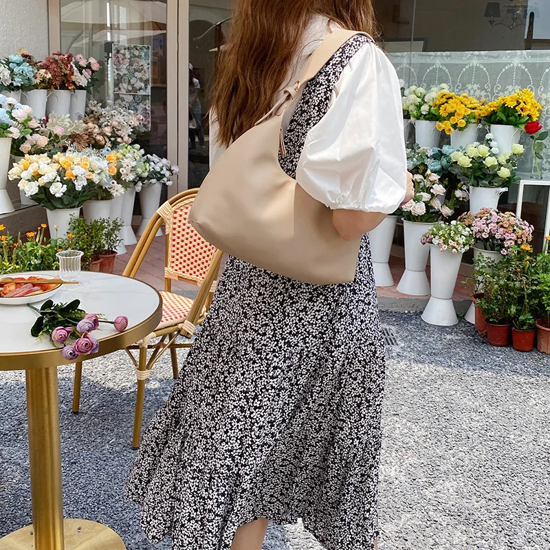 

2025 New Trendy Summer French Stick Bag Korean Edition Niche Fashion Leisure Soft PU Underarm Bag Milk Tea Color Women's Bag