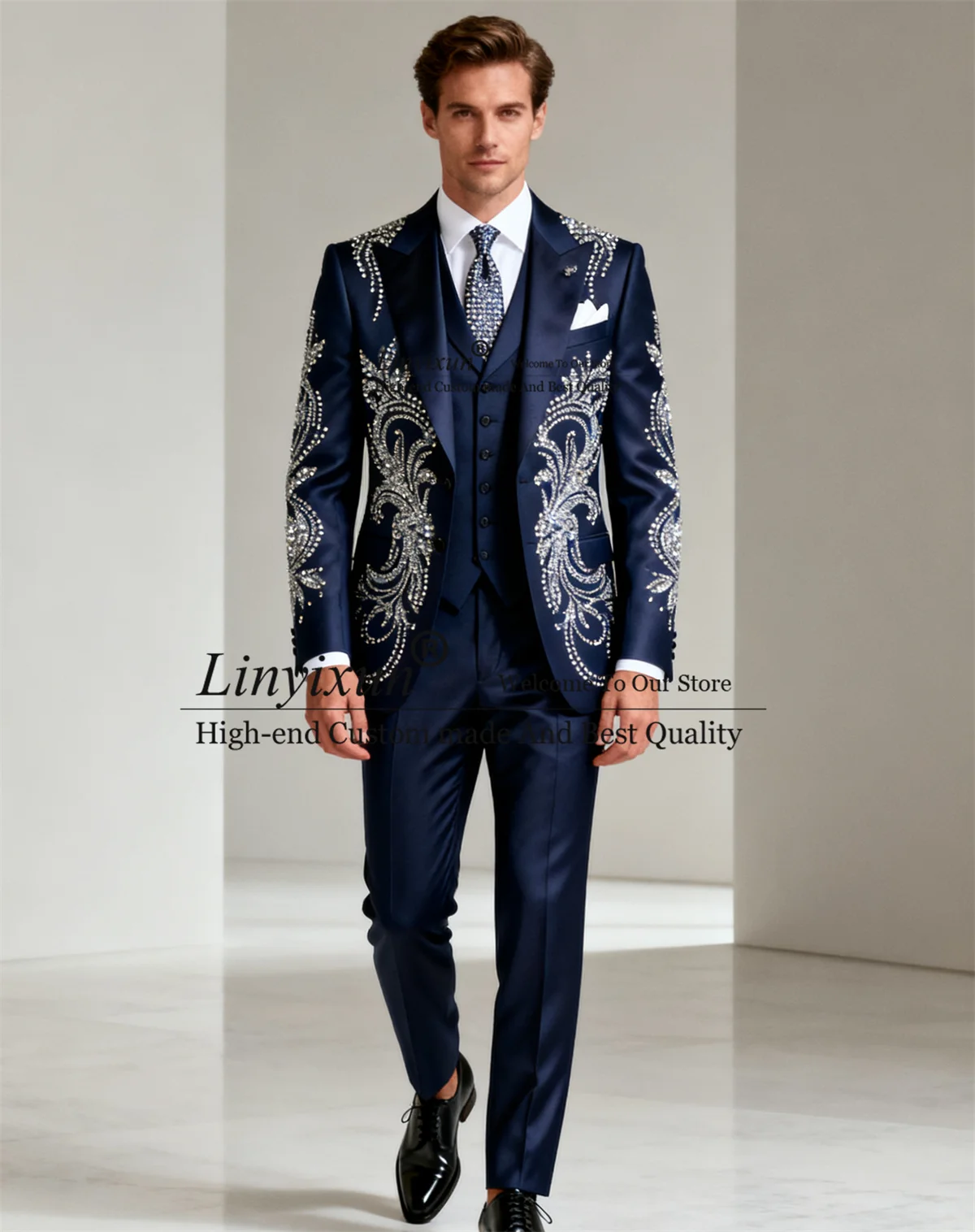 

Luxury Beaded Crystal Men Suits Customized 3 Pieces Sets Tuxedo Wedding trajes para hombre Handsome Slim Fit Groom Prom Blazer