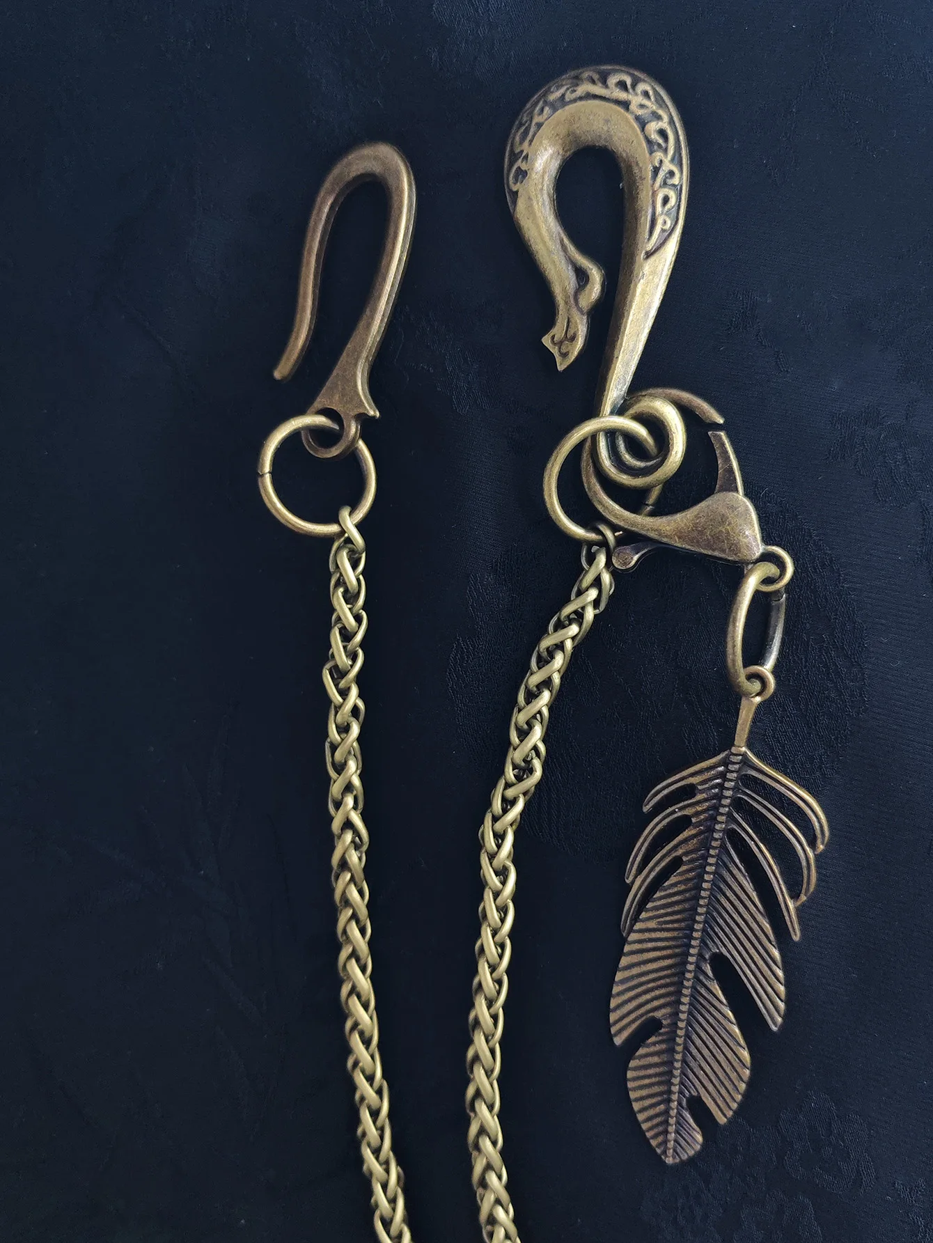 Unique 22ins pants trucker biker  jean 5 mm snake chains  Indian Feather pendant U hook clasp keychain bronze Gothic