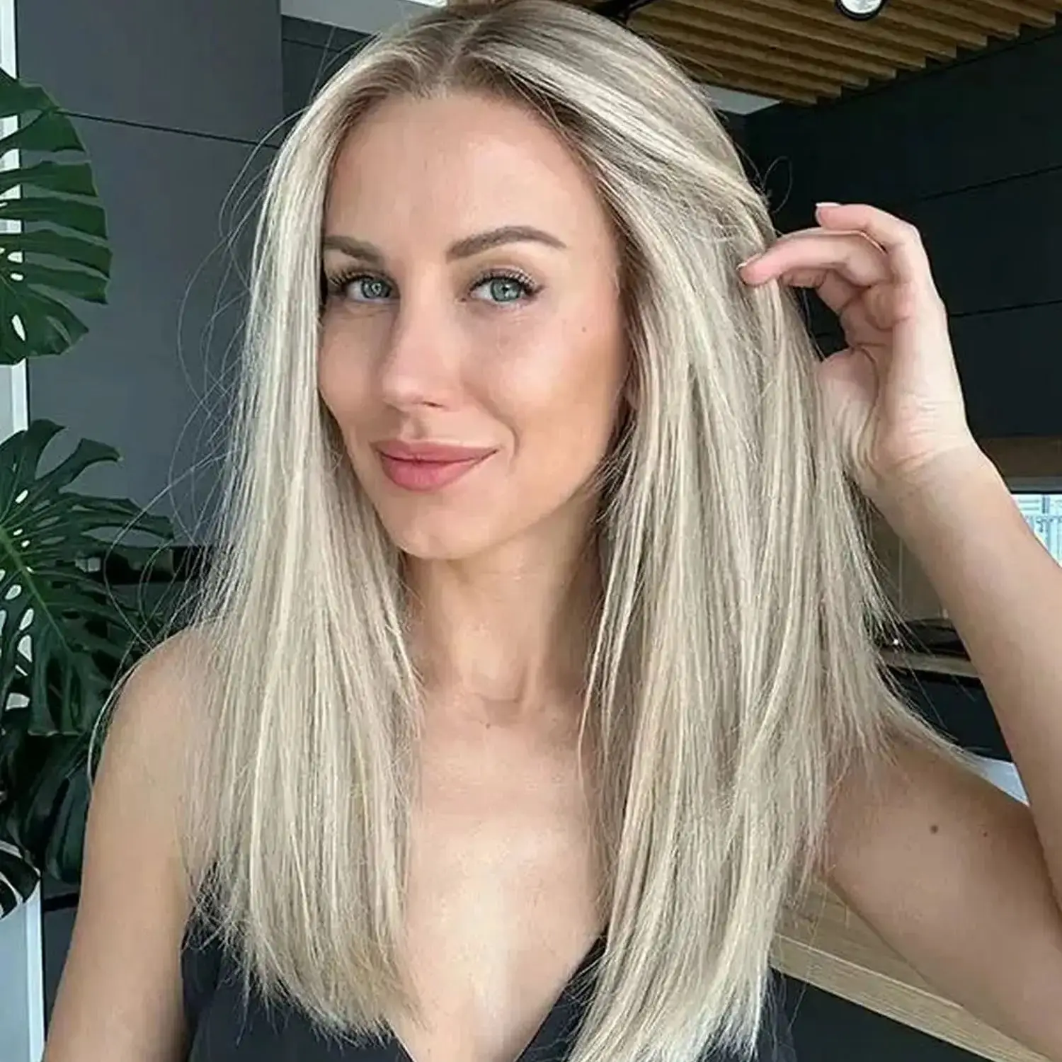 

Bouncy Party Daily Cosplay Wigs Ombre Ash Blonde Highlight HD Lace Frontal Wig Super Natural Straight Wig Glueless Women's Wig