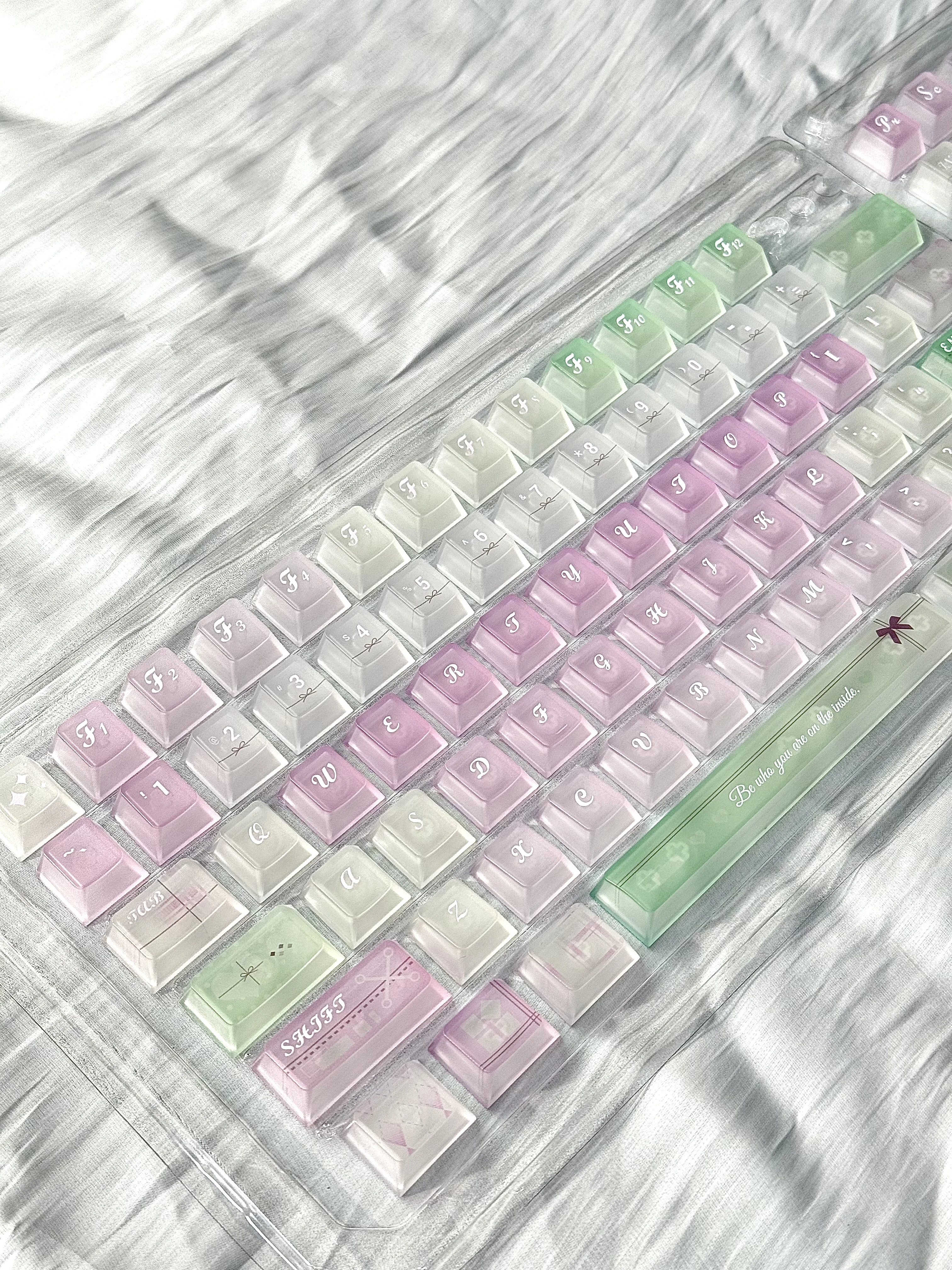 MAIMOOO ICE Clear Candy Keycaps Pink Green Thoughts Spread Theme Clear Matte PC Material Cherry Height