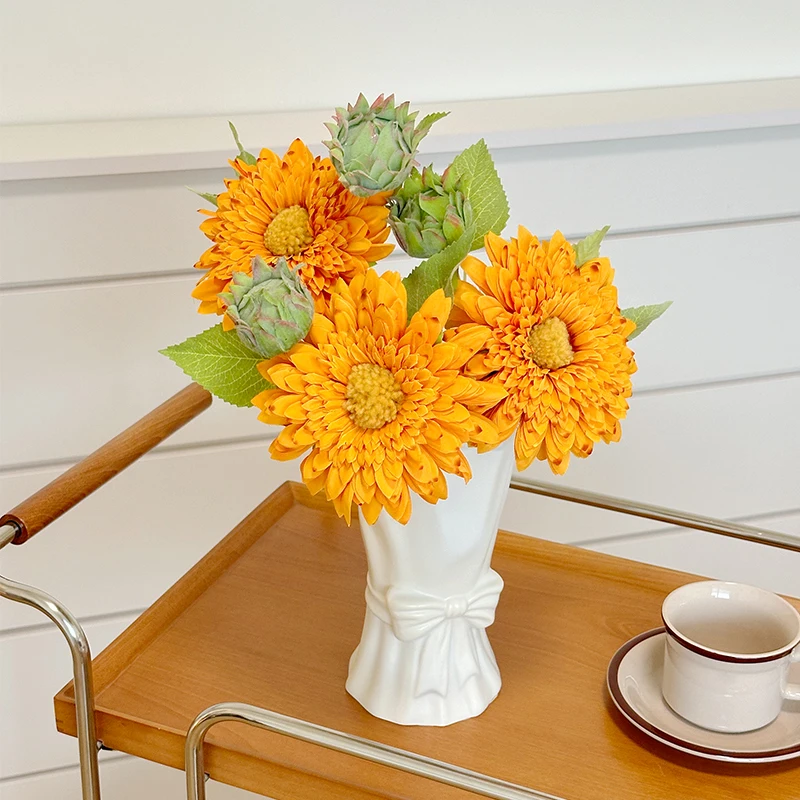 Popular Luxury Elegant Bowknot Skirt Resin Vase Multipurpose Floral Container for Premium Living Room Desktop Home Decor Piece