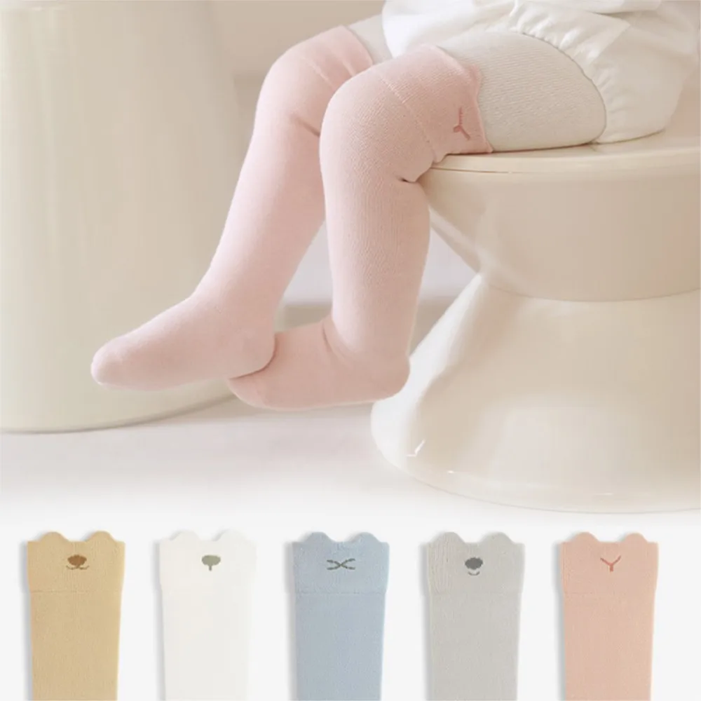 

Spring new baby knee socks newborn stockings wide-brimmed loose boneless cotton socks.