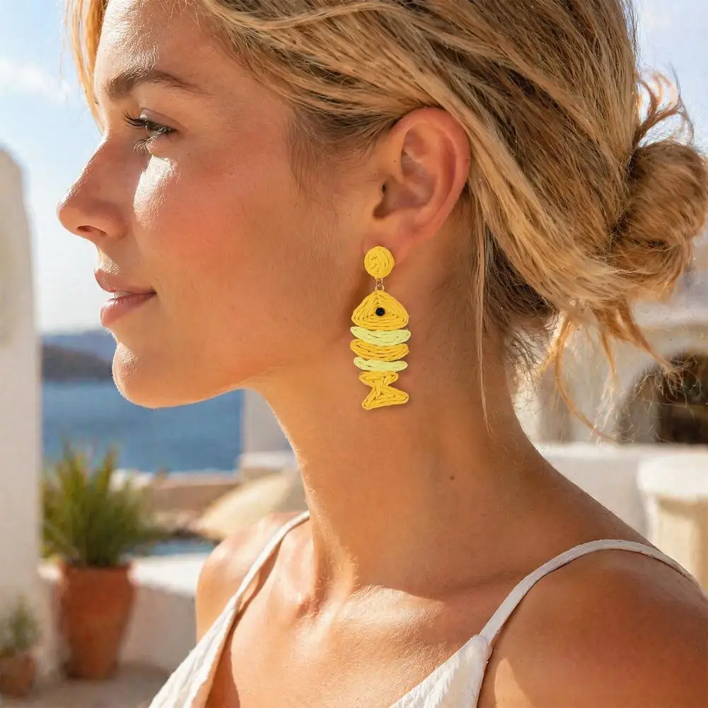 Beach Accessories Beach Earrings Boho Raffia Earrings for Women Handmade Rattan Fish Shape Drop Dangle Earrings Bohemian Straw