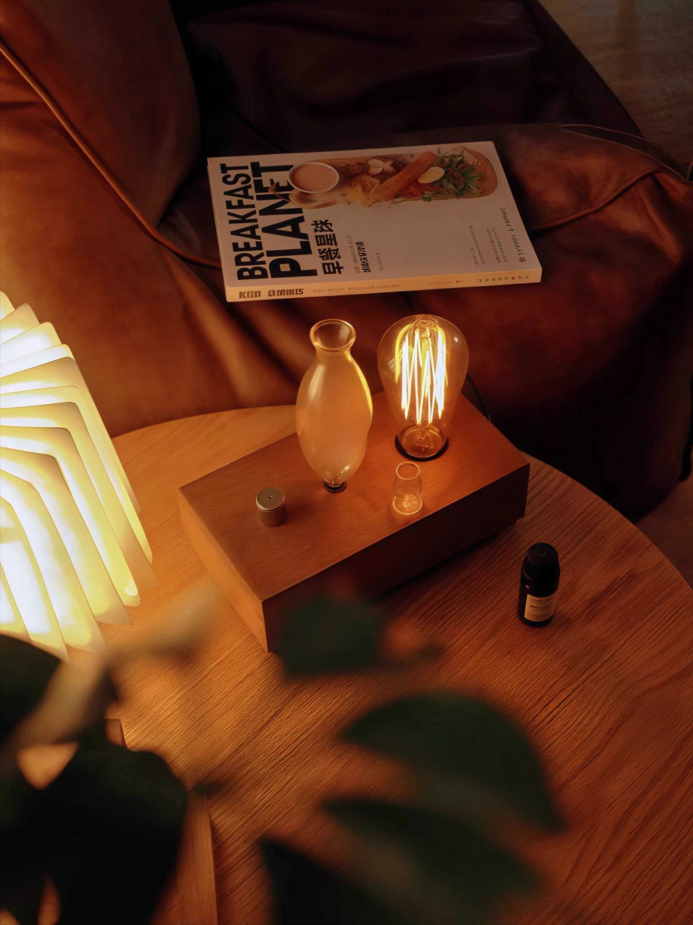Aromatherapy machine diffuser retro aromatherapy fragrance machine atomizing essential oil  cold fragrance