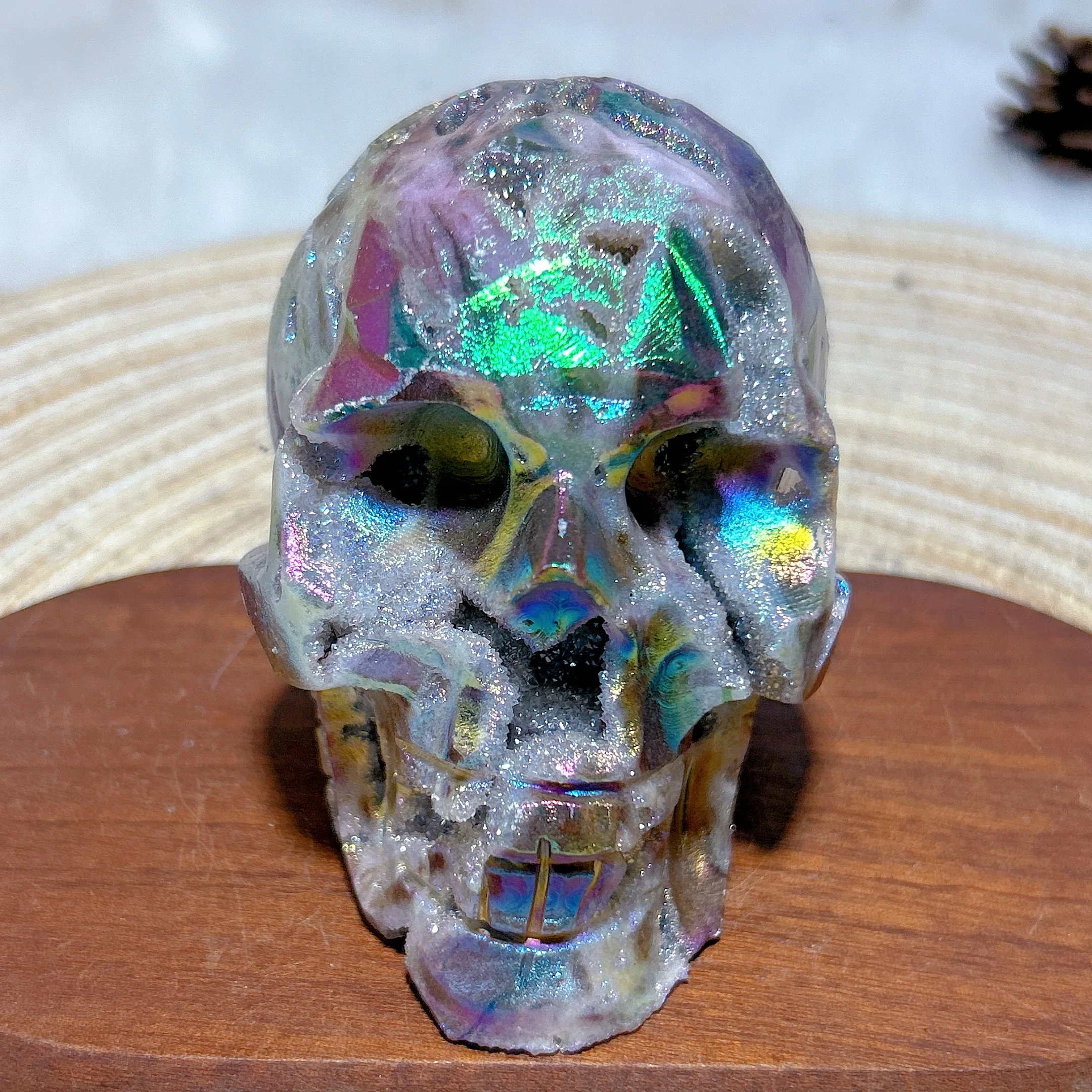 1 Stück natürliche Kristalle Aura Druzy Geode Sphalerit Totenkopf Schnitzerei Bunte Heilung Hochwertiges Mineral
