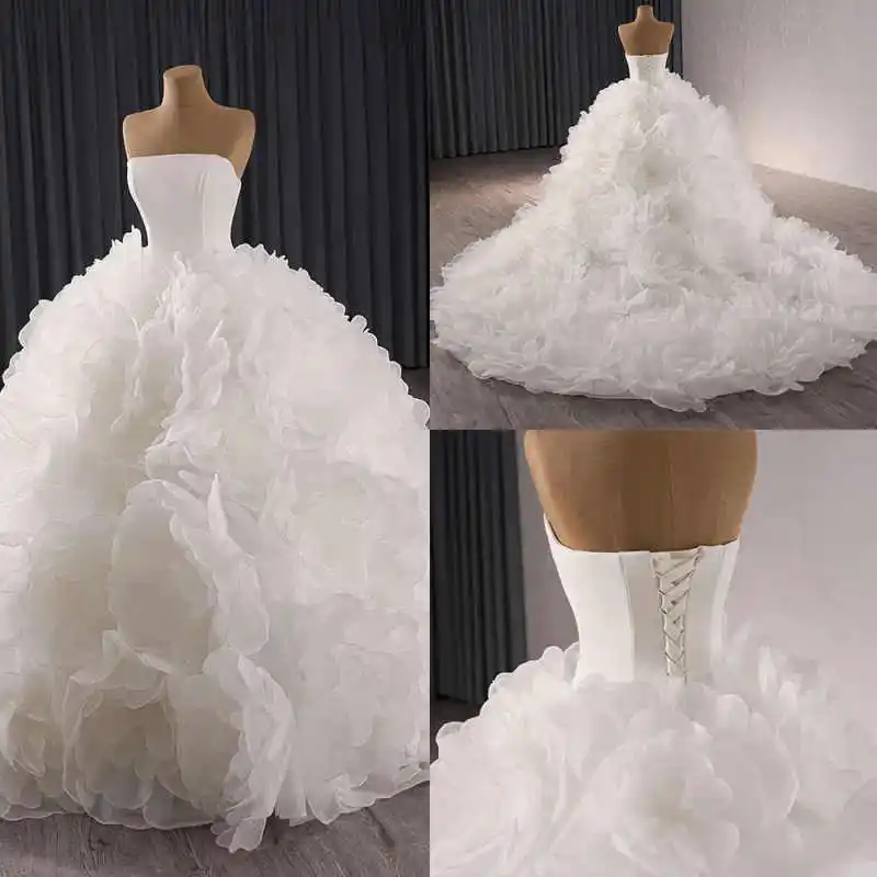 

Elegant Ruffles Mermaid Wedding Dress Strapless Sleeveless Lace Up Bride Gowns Ruched Sweep Train Bridal Dresses Customized