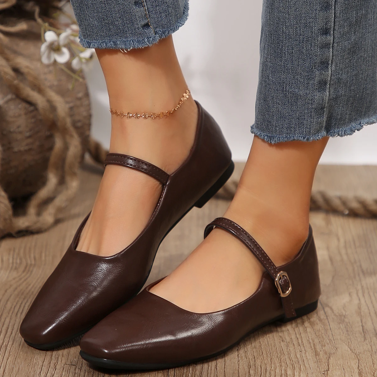 

Женские туфли Мэри Джейн, французские туфли на плоской подошве с квадратным носком и пряжкой на ремешке, женские рабочие лоферы на мягкой подошве, роскошные женские кроссовки на открытом воздухе