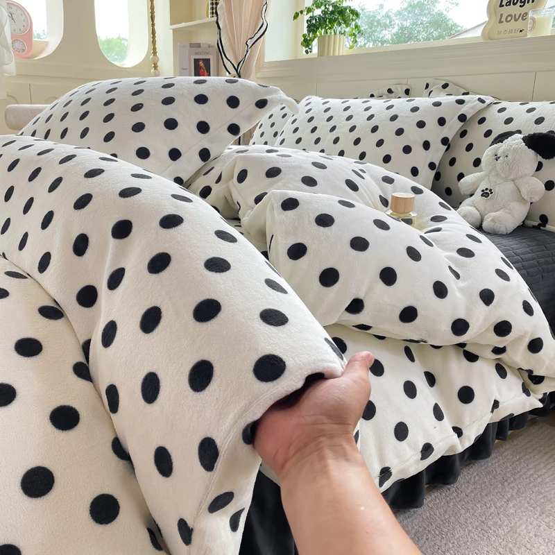 4PCS Ins Bedding Set Black White Polka Dots Thick Warm Milk Velvet Super Soft Cover Sheet Set King Size Biethday Gift for Winter