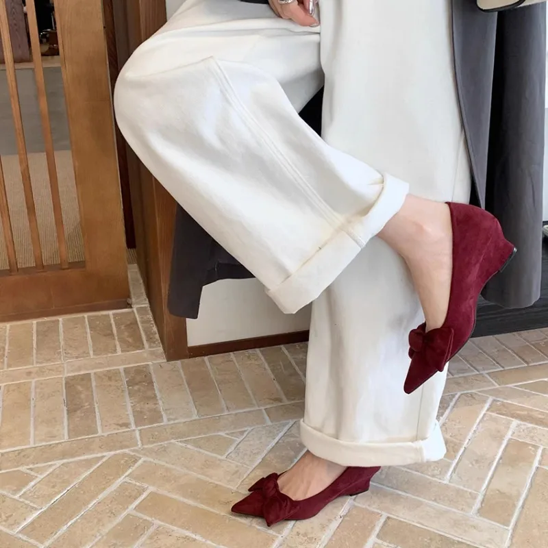 Wildleder Spitze High Heels für Damen, Vier Jahreszeiten Frühjahr Neuheit, Schleife, Flacher Keilabsatz, Elegante Schuhe