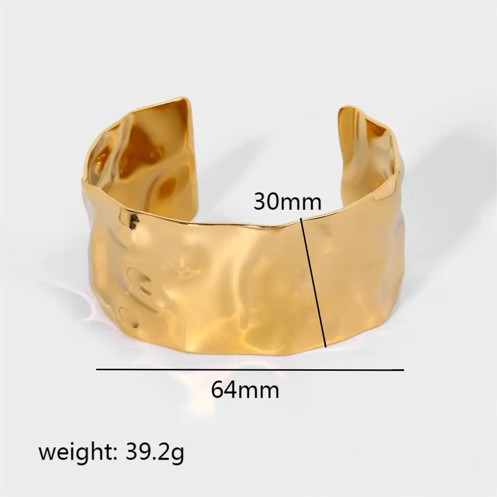 Goldene, auffällige Statement-Armreifen, übertriebener Edelstahl-Schmuck mit 18K Goldplattierung, Geschenk, breite Armreifen mit Hammermuster für Damen – Detail 5