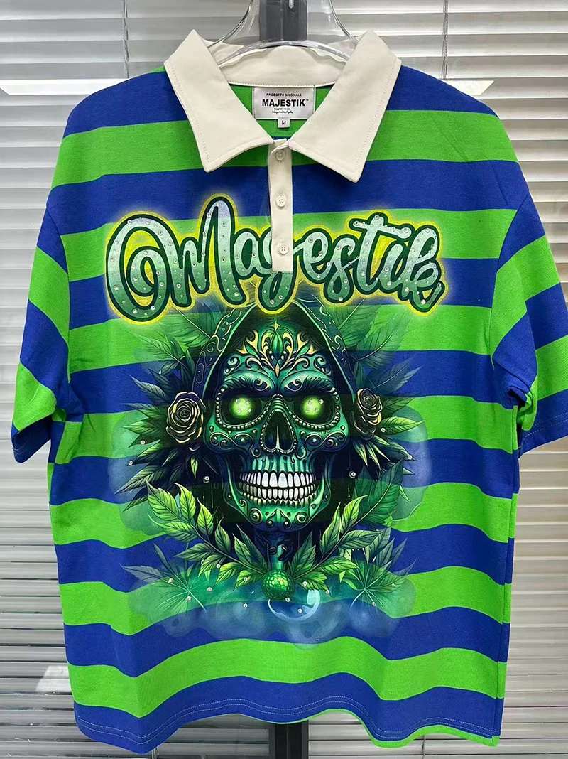 Gestreiftes Sugar Skull Polo-Shirt für Herren mit Strass-Buchstaben-Grafik T-Shirt Vintage Streetwear Lässiges Kurzarm-Shirt Oversize – Detail 2