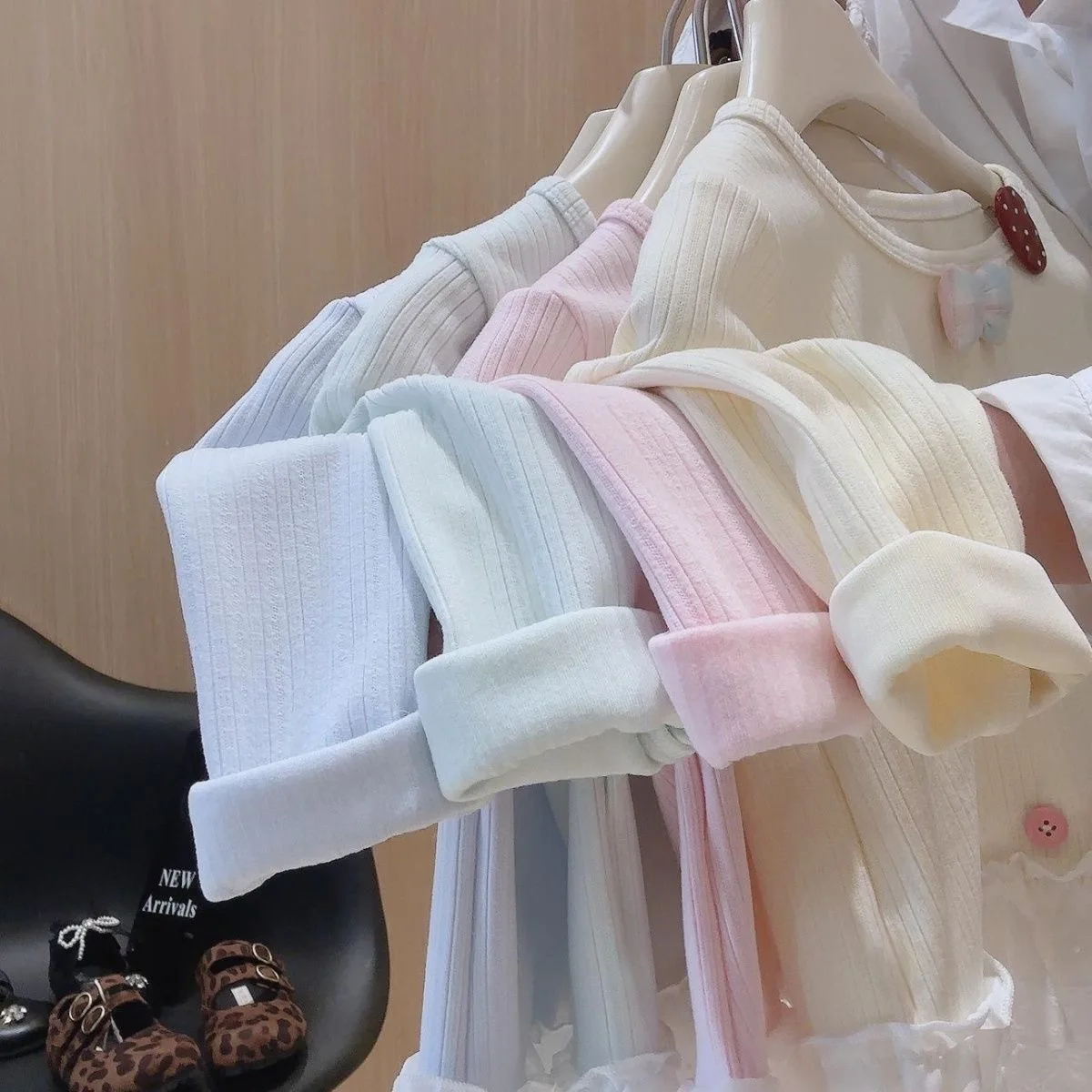 Neues Mädchen-T-Shirt mit langen Ärmeln, Kinder-Frühlings- und Herbst-T-Shirt mit Schleife, langärmeliges Oberteil, bunt, niedlich, zum Schichten, Kinder-T-Shirt – Detail 4