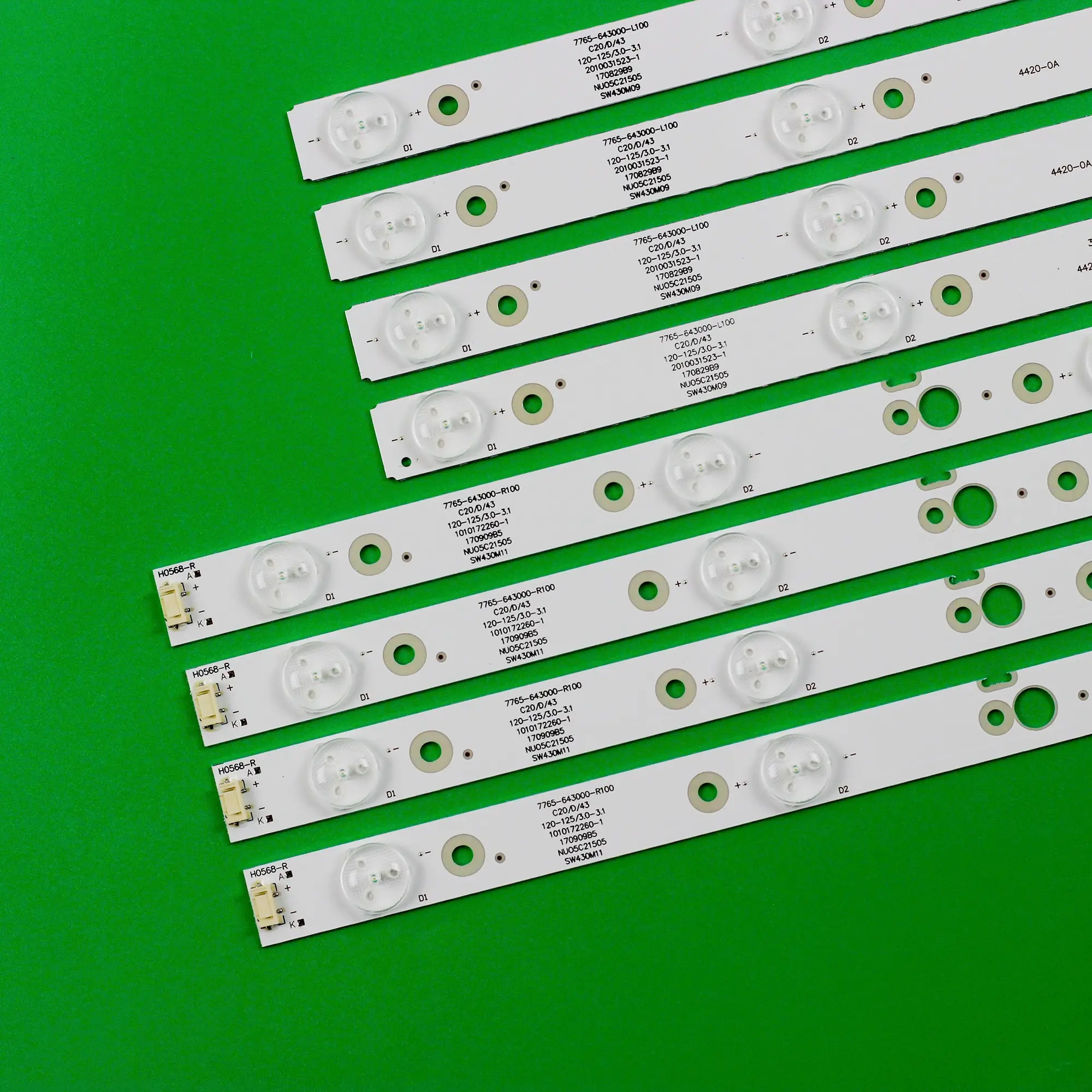 Striscia di retroilluminazione a LED per 43UJ620Y 43UJ6200 CRH-A 4330300105 R74CREV1.0 CRHA 4330300104 L74CREV1.0 TH-43fx580c 43l3650 SK43L71A-V01