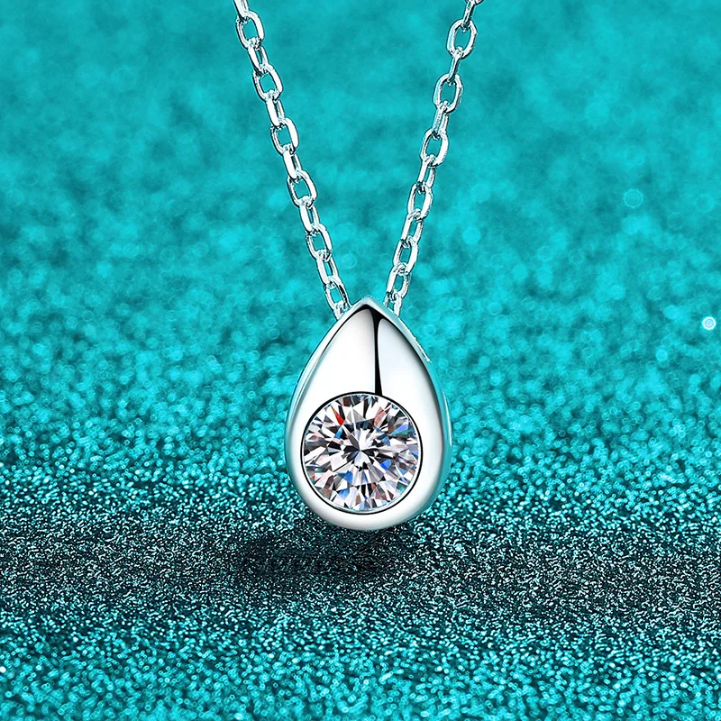 Elegant PT950 Platinum Moissanite Necklace for Women, Small Teardrop Bean-shaped Exquisite Diamond Pendant Collarbone Chain