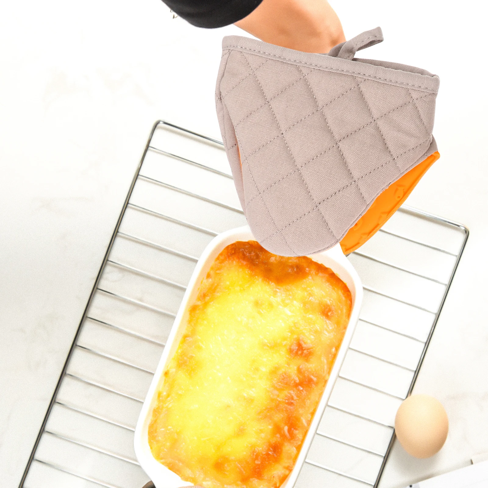 

2Pcs Silicone Oven Mitts Heat Resistant Non-Deformation Anti-Scald Gloves for Cooking Baking Kitchen Use Pot Holder Gloves