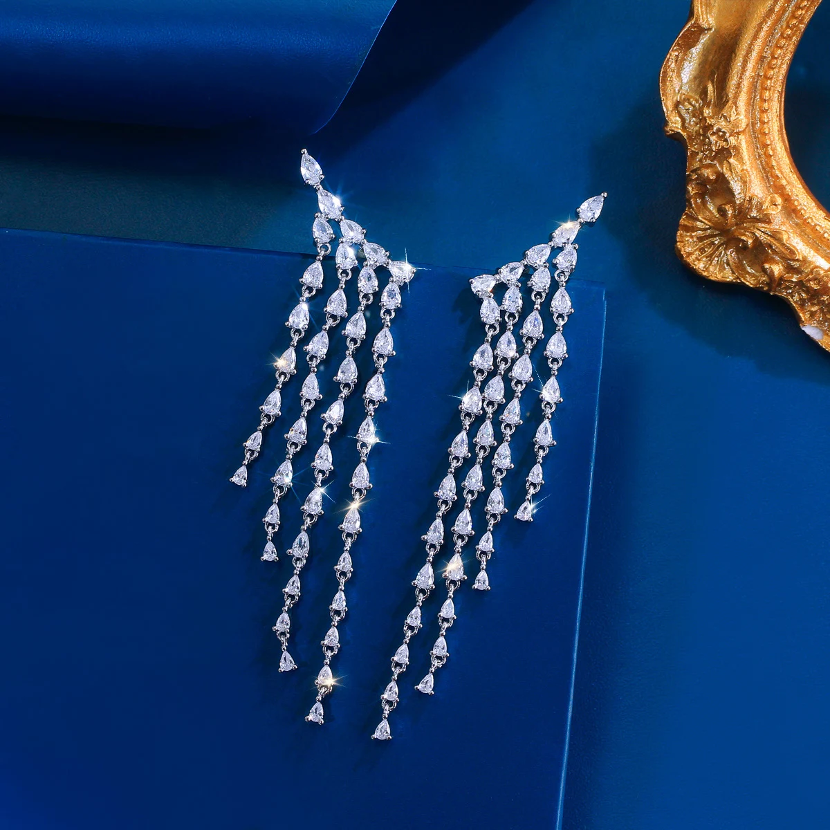 CWWZircons Luxuriöse Glänzende CZ-Quasten-Wassertropfen-Cluster Lange Hängeohrringe für Damen, Brautschmuck, Hochzeitsschmuck, Party-Schmuck, Großhandel E1179 – Detail 9