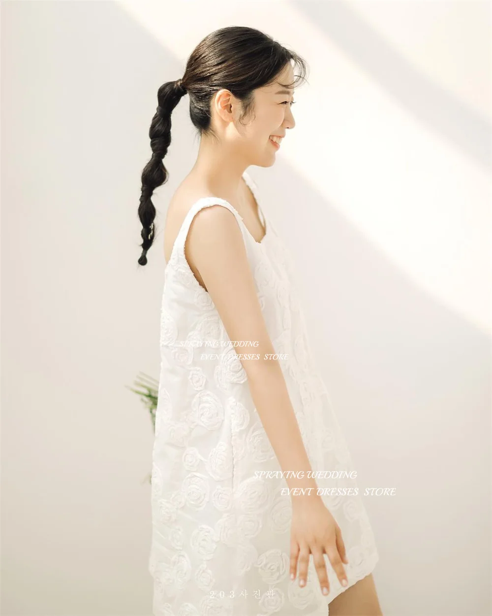 Sprühen süß eine Linie Mini Brautkleid Korea Fotoshooting Spaghetti träger ärmelloses Brautkleid knielanges Brautkleid