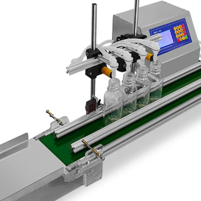 Automatische kleine 4-kops vloeistofvulmachine met transportband Nauwkeurig vullen Anti-druppelontwerp voor drankcosmetica-efficiëntie