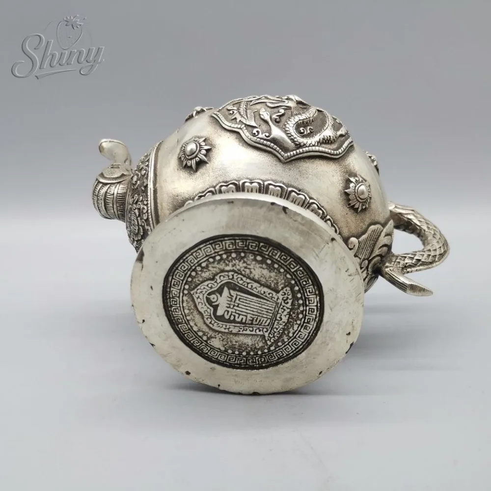 Exquisite Old Chinese Tibet Silver Handcarved Dragon Pots Flagon Teapot Collection Home Decoration Accessories
