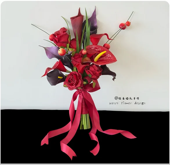 

New red bouquet exquisite wedding simulation bouquet engagement red bouquet new Chinese wedding floral photography hot