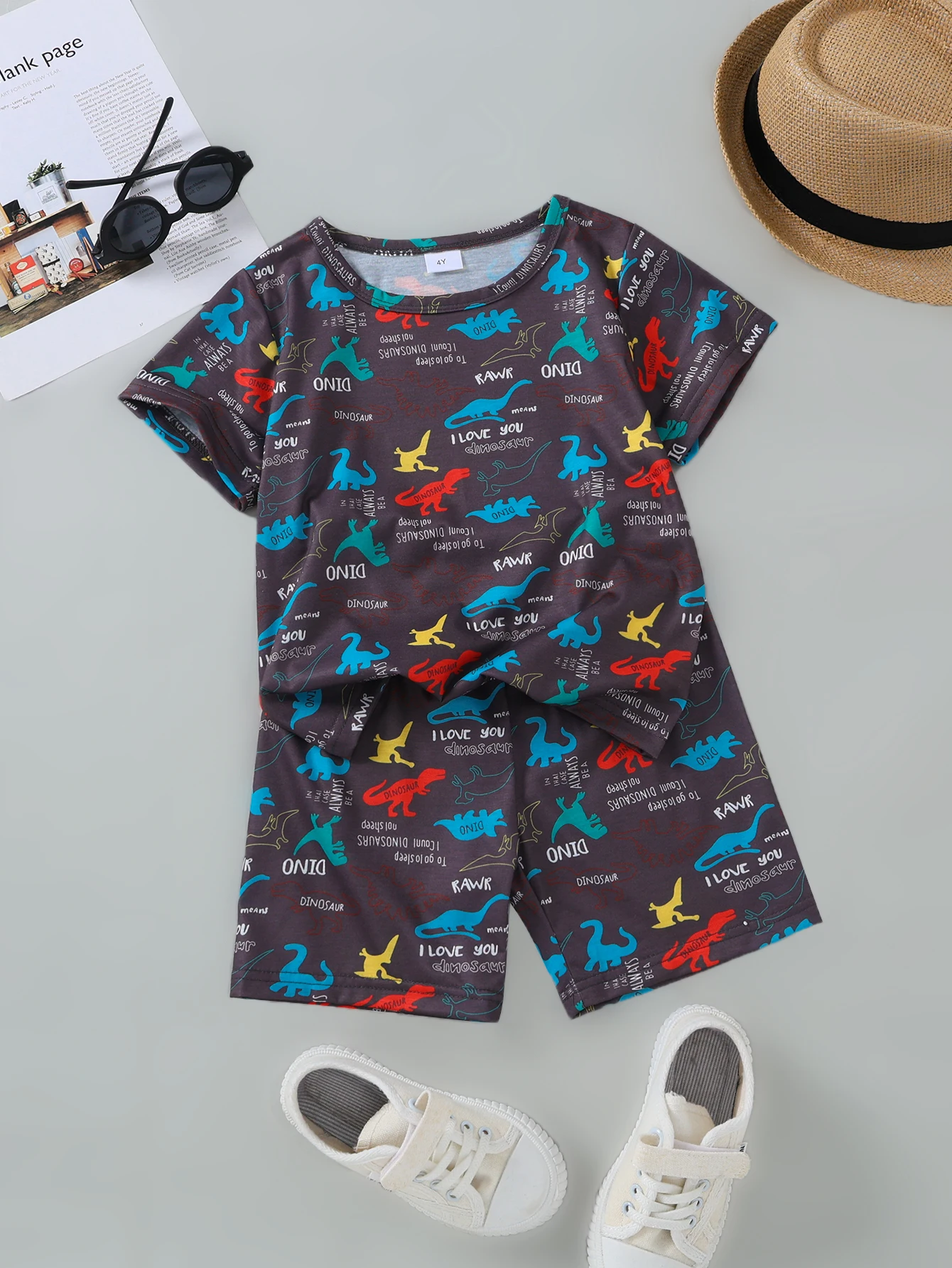 

Комплект из 2 предметов: футболка с коротким рукавом и шорты для мальчиков 4 лет, с забавным принтом динозавров, дышащий, для повседневной носки летом