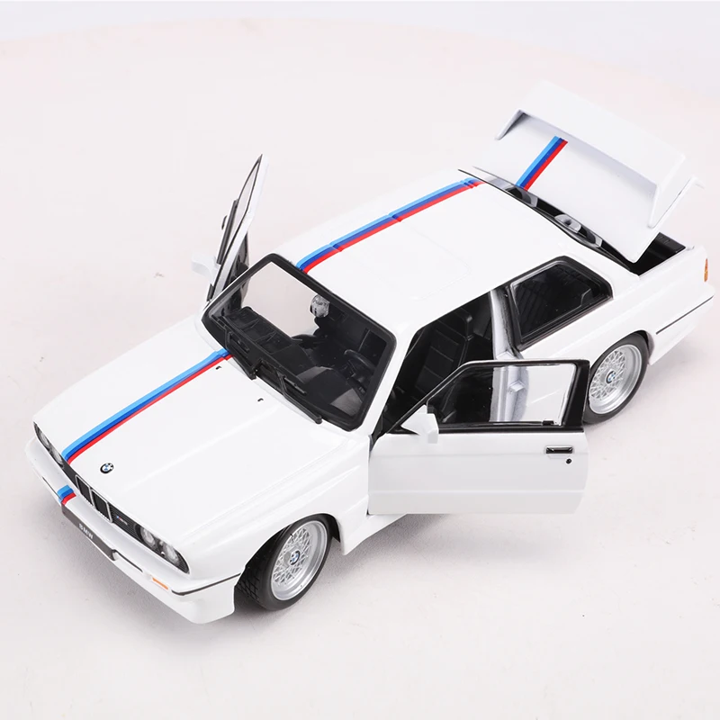 Bburago 1:24 1988 BMW 3 Series M3 Alloy Model Car