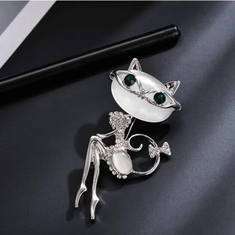 Women Fashion Opal Rhinestone Wear Glasses Cat Brooches Cute Cat Pins Wedding Accessories Enamel Pin Clothes Decoration