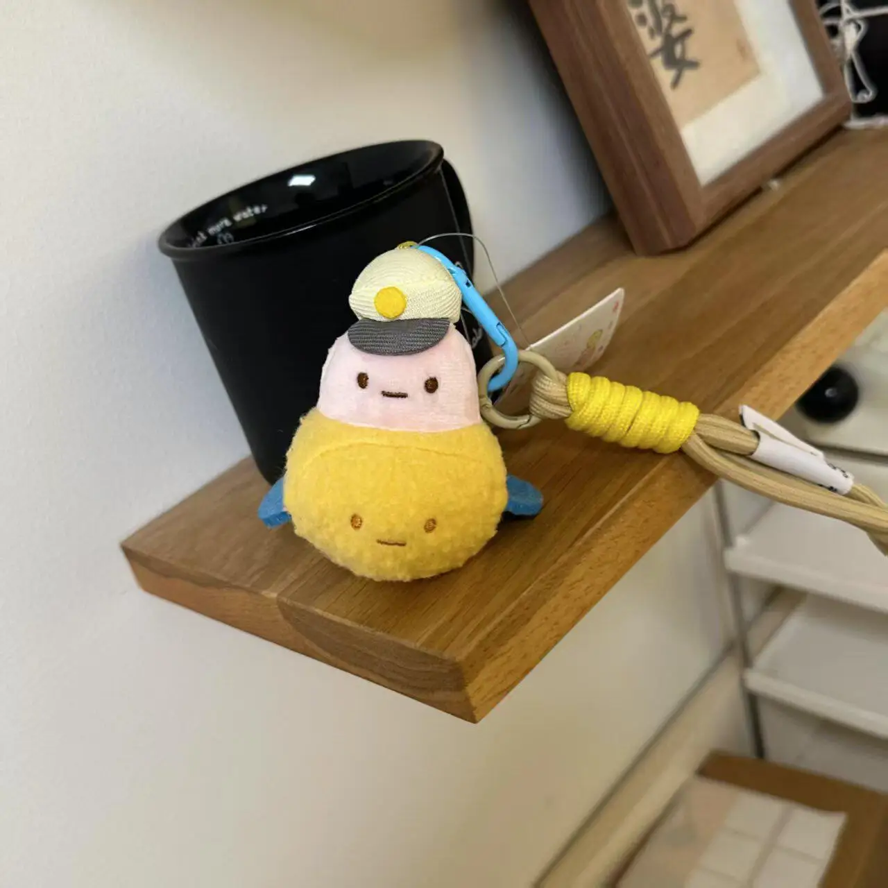 Llavero de peluche Sumikko Gurashi, colgante de camarón frito tempura con forma de paracaídas de salmón, adorno lindo para mochila/bolso, regalo decorativo