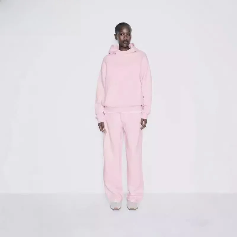 

Свободный удлиненный худи-свитшот и удобные повседневные брюки, однотонные, из других материалов, осень 2024