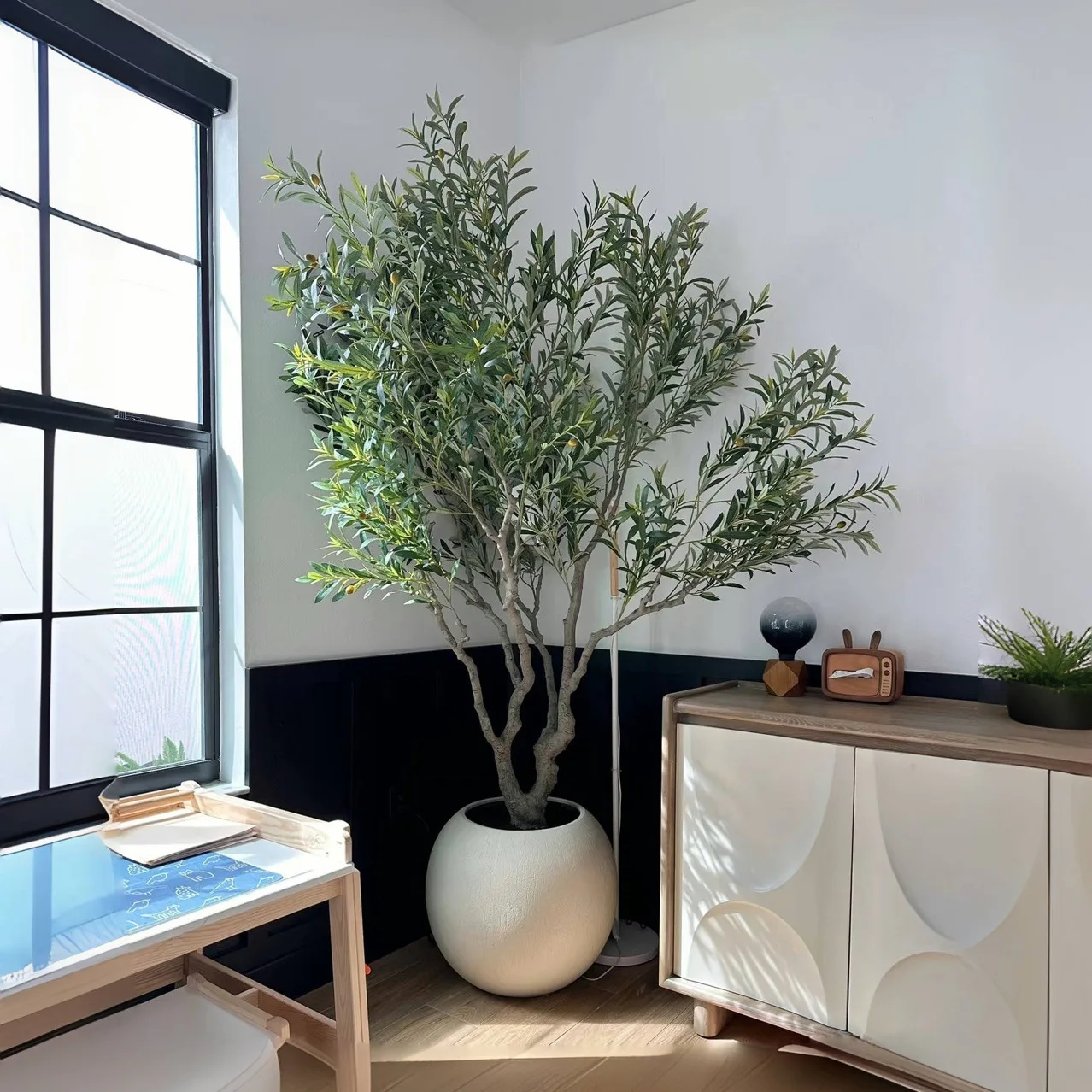 

Искусственное оливковое дерево, большое тропическое шелковое дерево в скандинавском стиле, искусственное растение для декора дома, гостиной, офиса