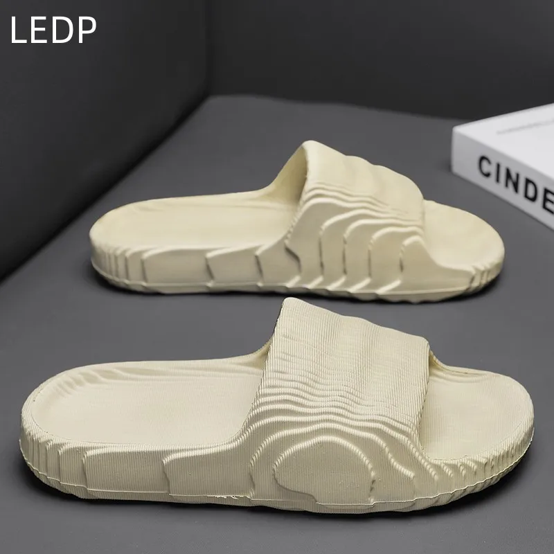 Summer Men's Slippers Sandals and Slippers Fashion Casual Water Ripple Sandals and Slippers Comfortable Outdoor Non-slip Drag